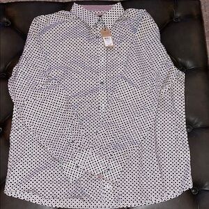 Men’s Black and White Patterned Top